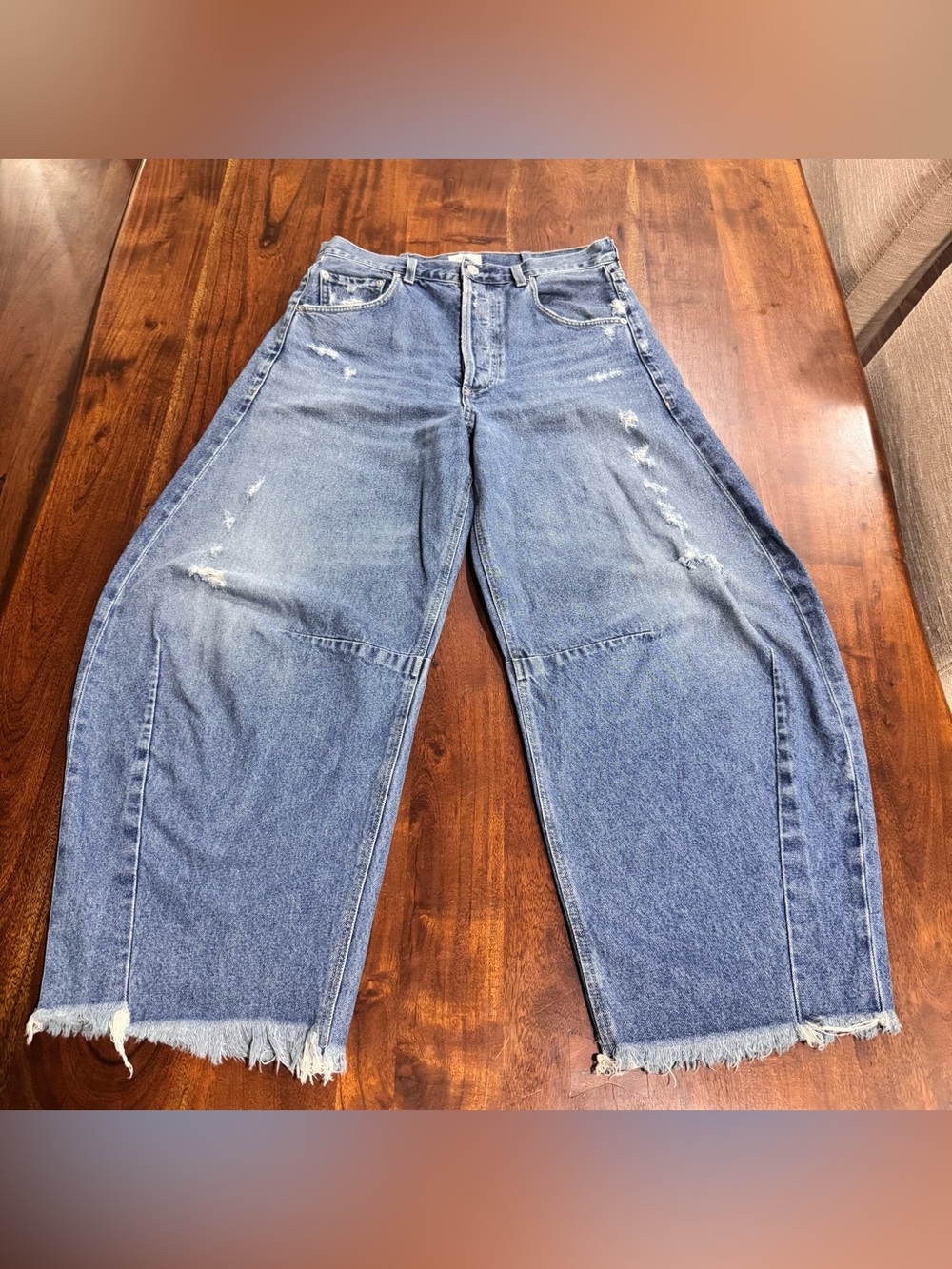 Citizens of Humanity Horseshoe Barrel Leg Jeans in Magnolia wash Size 28 - Picture 2 of 10